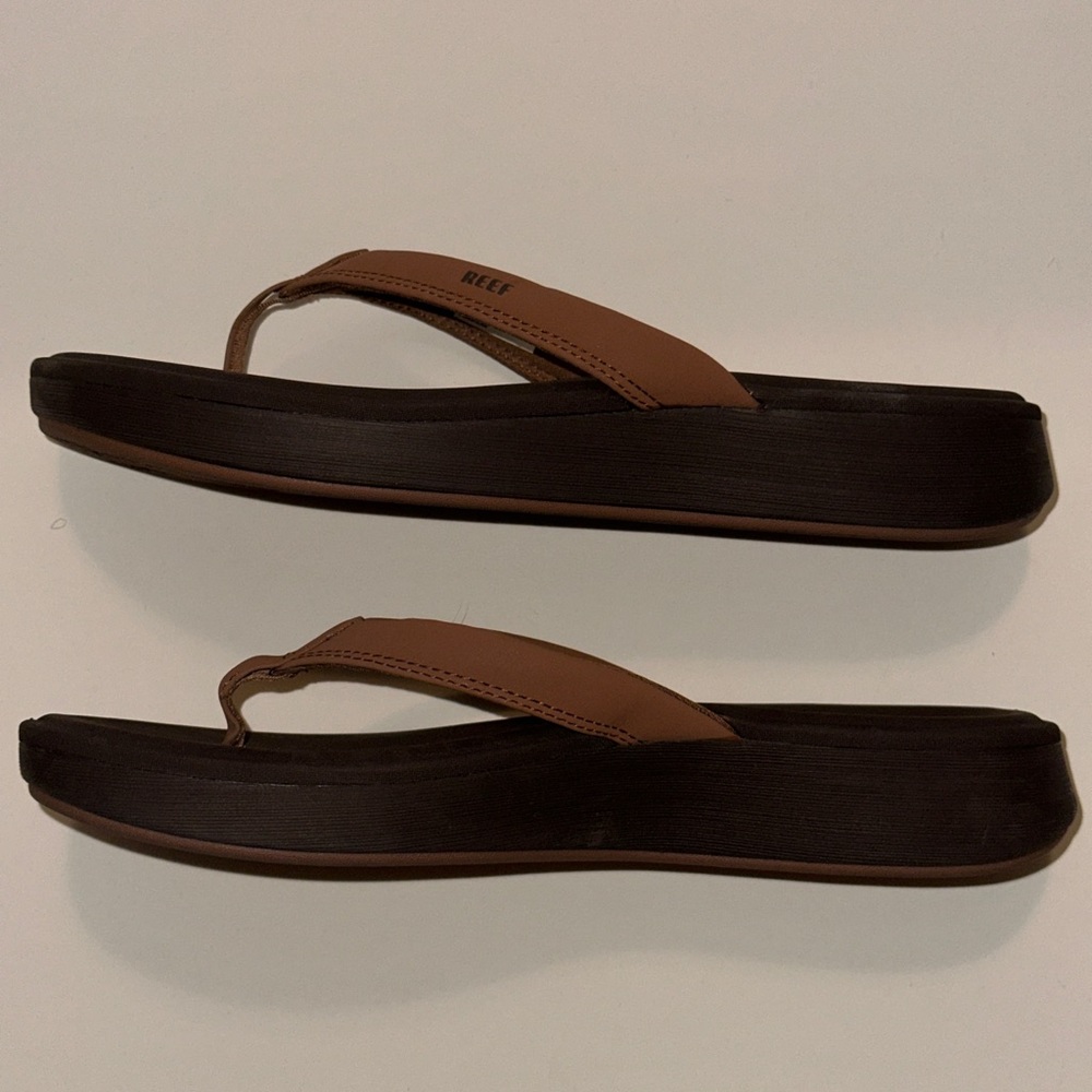 Reef Brown and Black Women's Sandals - Picture 1 of 7